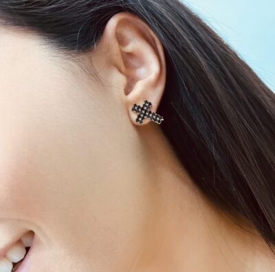 BRINCO CRUZ DUPLA STRASS MULTI COLOR 01/22